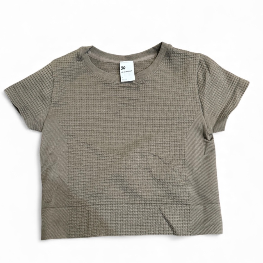 ALL IN MOTION Seamless Waffle Knit Cropped Workout Tee Size small